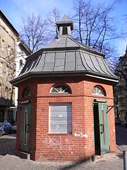 Outdoor public toilet (Berlin, Germany)