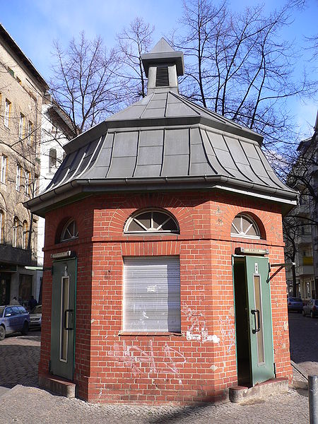 File:Berlin neukoelln outdoor-public-toilet 20050228 p1010193.jpg