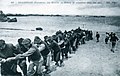 La rentrée du bateau de sauvetage dans son abri (début XXe siècle, carte postale ND Photo)