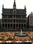 Brussel Broodhuis met bloementapijt.jpg 