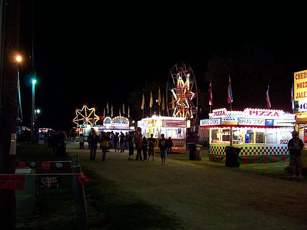 2006 Calumet County Fair at night