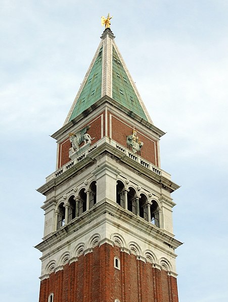 The belfry and spire as designed by Giorgio Spavento in 1489 and first executed by Pietro Bon (1512–1514)