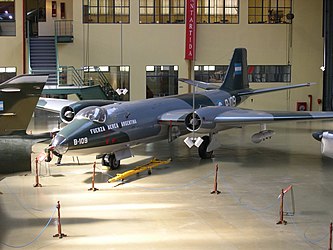 Canberra B-109 Museo Moron.JPG