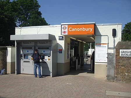 Canonbury station entrance 2010