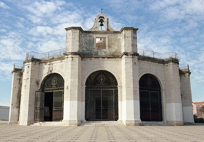 File:Capela de Santo Amaro (24520179047).jpg