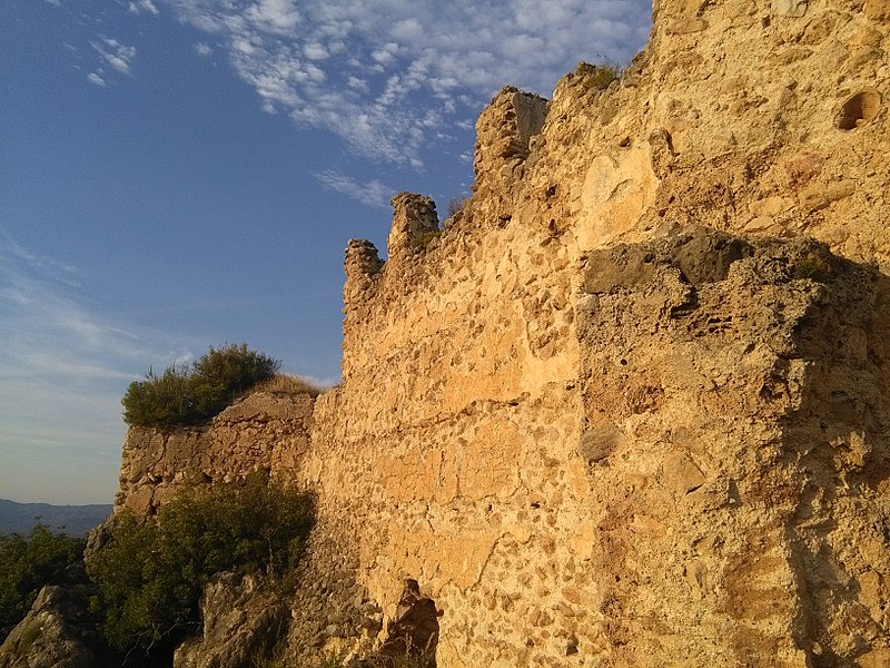 File:Castell de Rugat 2.jpg