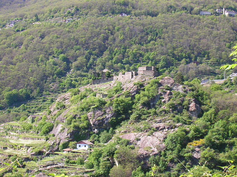 File:Castellaccio di Pont-Saint-Martin 2.JPG