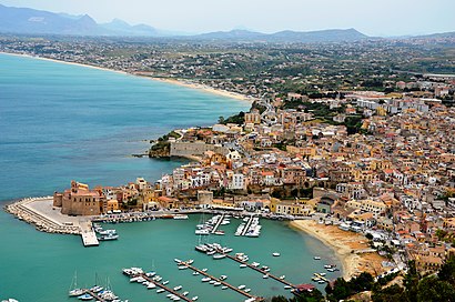 Come arrivare a Castellammare Del Golfo con i mezzi pubblici - Informazioni sul luogo