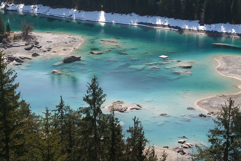 File:Caumasee April.jpg