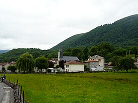 Cazarilh village.jpg