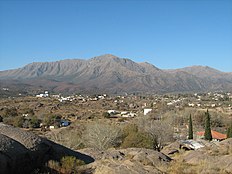 Cerro Uritorco dilihat dari El Zapato