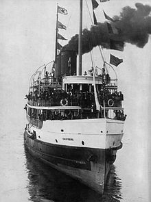 Chippewa circa 1910. Chippewa struck Albion full amidships at just about this angle. Chippewa (steamship 1900) 01.jpg