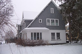 Side view ClarkHouse 2007 12 13 105StrathmoreDr2sm.jpg