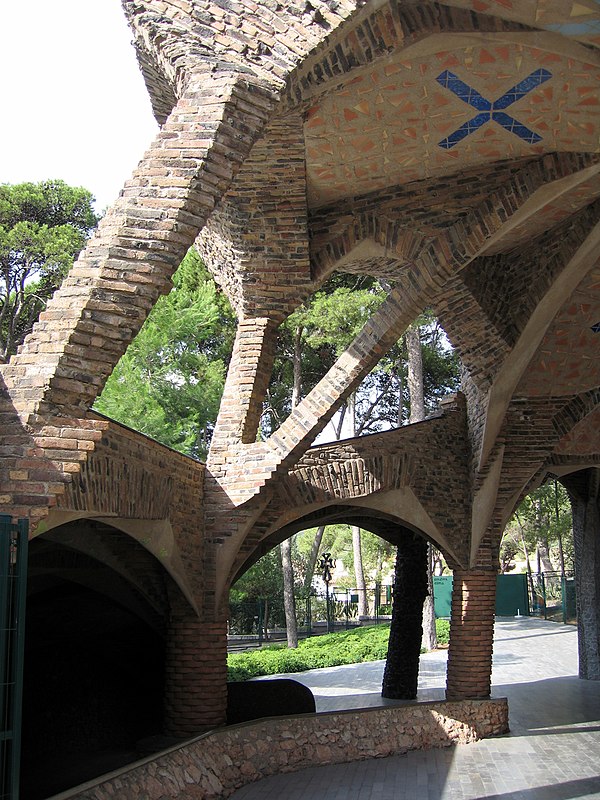 Cripta da Colonia Güell