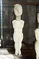 Cycladic female figurine 2800-2300 BC, AM Naxos (03 1), 119837.jpg