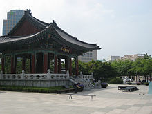 Dalgubeol Grand Bell in Daegu.jpg