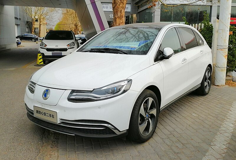 File:Denza 500 02 China 2019-03-28.jpg