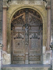 Porte de la salle Saint-Louis (1580, ancien Parlement de Bourgogne à Dijon).