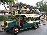 Disneyland-Omnibus01.jpg