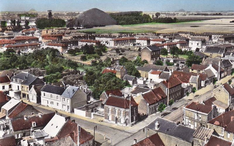 File:Douchy-les-Mines - Fosse Boca, photochrome d'une vue aérienne.jpg