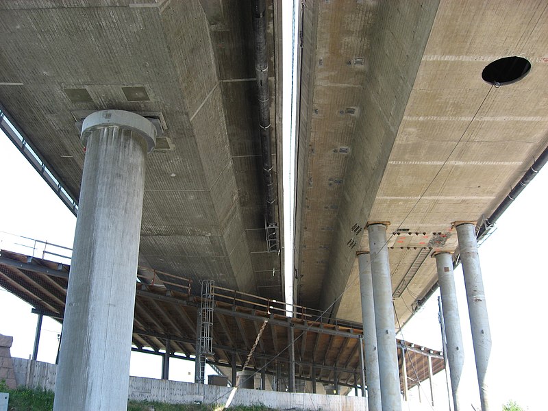 File:DrammenBridgeUnderneath.JPG