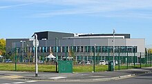 Droylsden Academy, Tameside (geografiya 3189865 kesilgan va kattalashtirilgan) .jpg