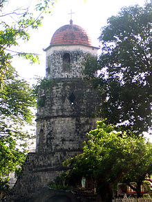 Der Glockenturm von Dumaguete ist das bekannteste Denkmal der Stadt. Er wurde zwischen 1760 und 1870 gebaut, um die Bewohner vor muslimischen Piraten zu warnen.