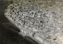 Aerial view of Bushehr (1925) photographed by Walter Mittelholzer, ETH-Bibliothek.