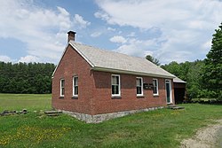 Istočna okružna škola Charlemont, Charlemont MA.jpg