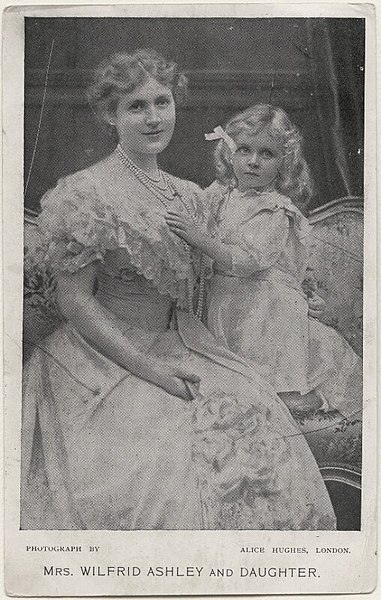 File:Edwina Mountbatten and her mother.jpg