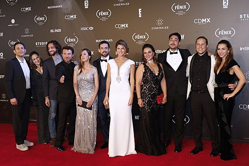 Club de Cuervos cast at the 2017 Premios Fénix