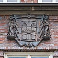 Deutsch: Wappen am Gebäude des Amtsgerichts Bergedorf, Ernst-Mantius-Straße 8 in Hamburg-Bergedorf.