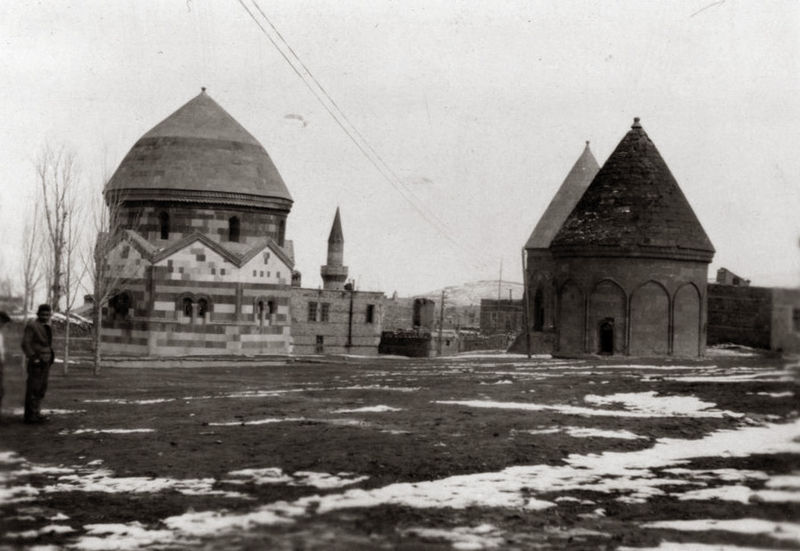 File:Erzurum Three Domes (12966552133).jpg