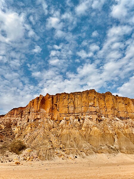 File:Falaise du Cap de Naze - Reserve naturelle de Popenguine Thiès Sénégal, Juillet 2022 04.jpg