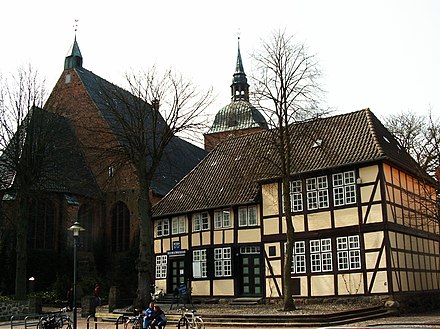 Das Heimatmuseum an der St.-Nikolai-Kirche in Burg auf Fehmarn diente im Film als Postamt.