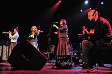 Fernhill tocando música folclórica galesa en concierto en Lommel, Bélgica, 2009