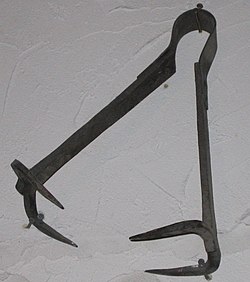 Fifteenth-century breast ripper in a torture museum, Freiburg im Breisgau, Baden-Wurttemberg, Germany. Fomfr breast ripper.jpg