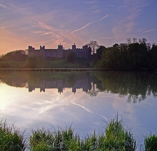 Framlingham Castle reflected in The Mere,at dawn. - geograph.org.uk - 1293414.jpg