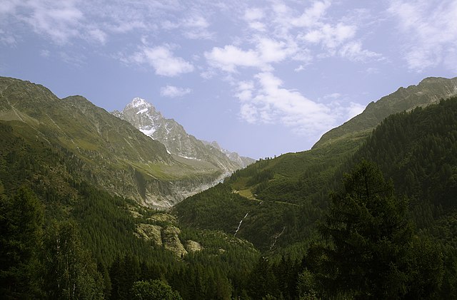 Ледник Аржантьер в долине Шамони, французские Альпы.