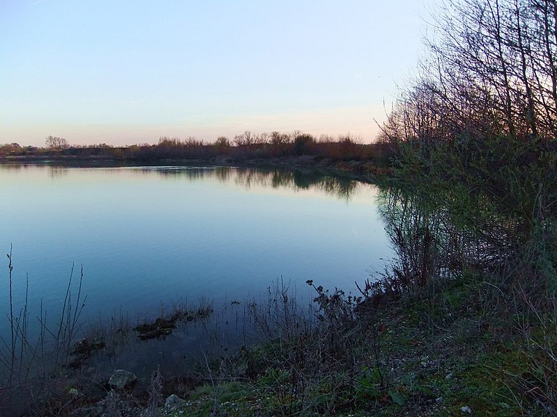 File:Gravel-pit scenery (2) - geograph.org.uk - 2315093.jpg