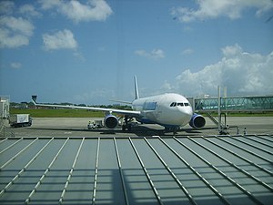 Aéroport Guadeloupe - Pôle Caraïbes: Histoire, SA Guadeloupe Pôle Caraïbes, Infrastructures