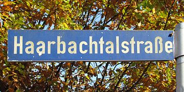 Straßenbezeichnung am Haarbach