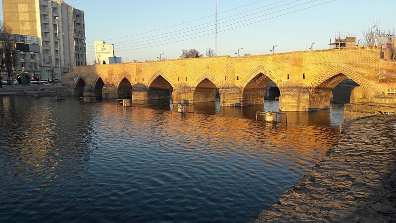 File:Haft Cheshmeh Bridge.jpg