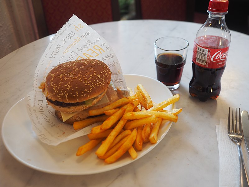 File:Hamburger at Katajanokan Pizzapalvelu.jpg