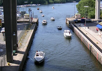 Vägbeskrivningar till Hammarbyslussen med kollektivtrafik