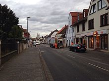 Die Oppenheimer Straße, Hauptstraße von Mainz-Laubenheim