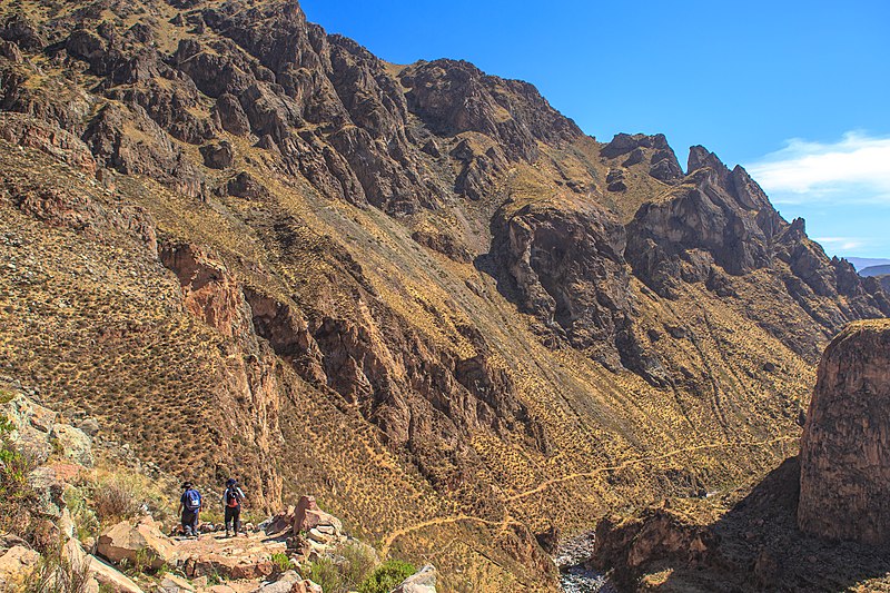 File:Hike down the Rio Calca just N of Chiva, Peru (8444404500).jpg