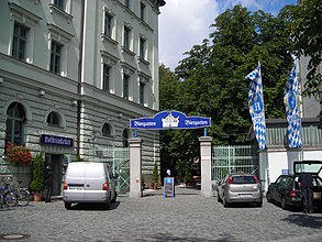 Hofbräukeller Eingang zum Biergarten