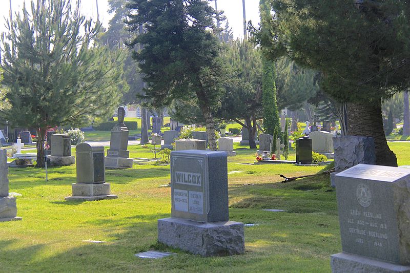 File:Hollywood Cemetery, 6000 Santa Monica Blvd Hollywood 1800.jpg