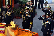Homage ceremony at Amar Jawan Jyoti on Navy Day 2015 (02).JPG